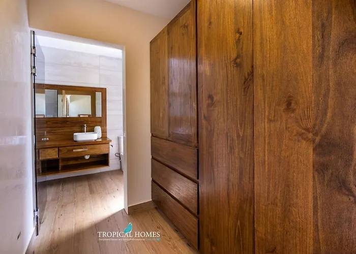 Casa Coralis - Stunning Modern 3 Bedroom 3-half Bath In Playa * Potrero (Guanacaste)