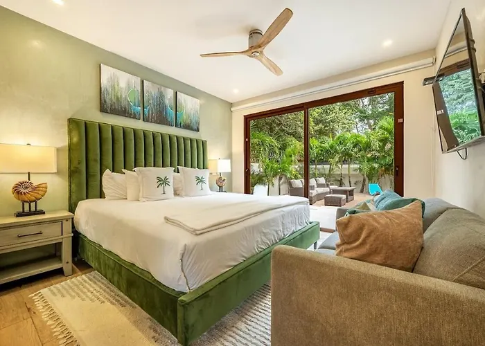 Casa Coralis - Stunning Modern 3 Bedroom 3-half Bath In Playa Potrero (Guanacaste)