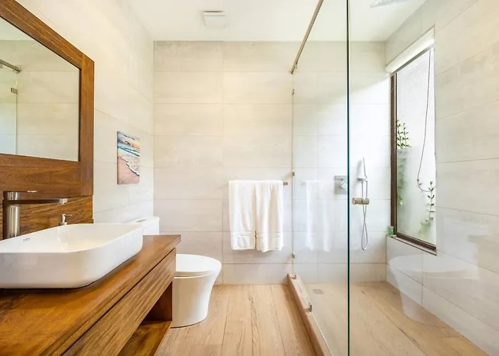 Casa Coralis - Stunning Modern 3 Bedroom 3-half Bath In Playa Potrero (Guanacaste)