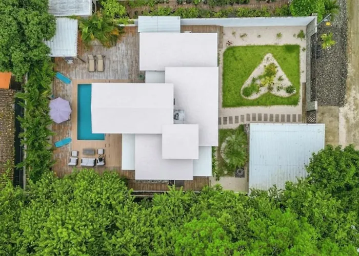 Casa Coralis - Stunning Modern 3 Bedroom 3-half Bath In Playa * Potrero (Guanacaste)